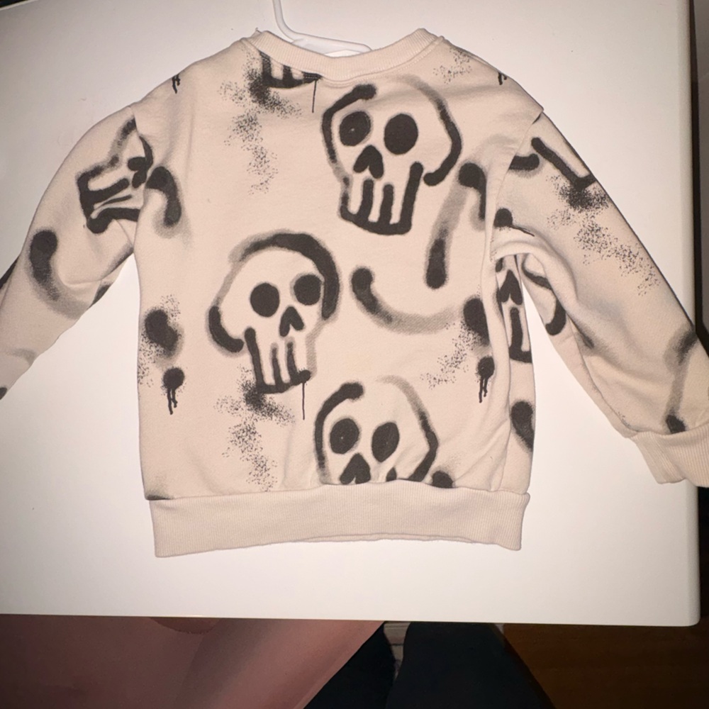 Kids Zara Beige Sweatshirt with Black Skull Design - Picture 4 of 4